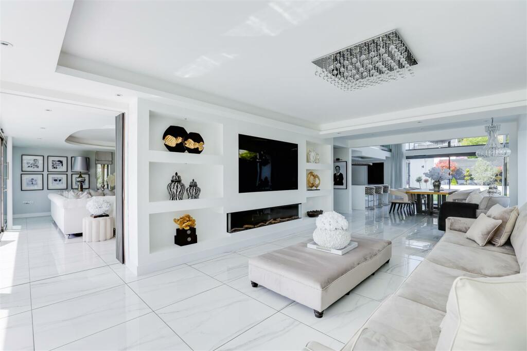 Additional image 17 of Sea View Court, Fontygary Road, Rhoose, Vale of Glamorgan, CF62 3FN