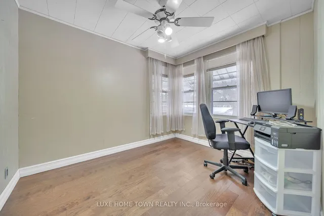 Additional image 15 of 102 Brenda Cres