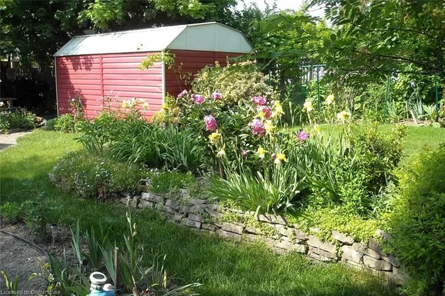 Additional image 32 of 40 Pleasant Ave