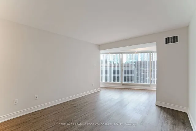 Additional image 23 of 33 University Ave Unit 1905