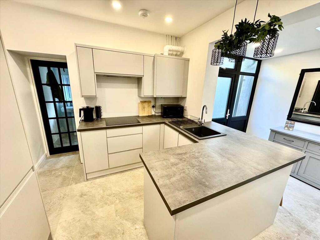 Additional image 10 of Berw Road, Tonypandy