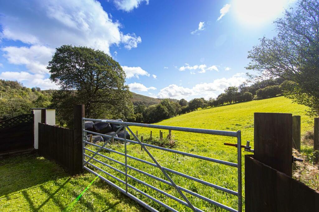 Additional image 62 of Ty'R-y-Wen Farm, Bedlinog, Treharris