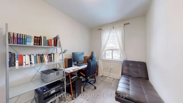 Additional image 8 of 33 Bloem Ave