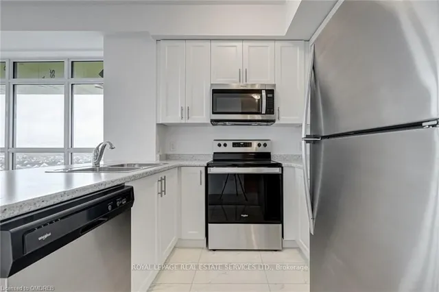 Additional image 8 of 450 Dundas St Unit 905