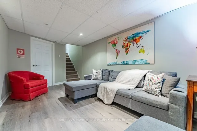 Additional image 32 of 130 Robert St Unit 6