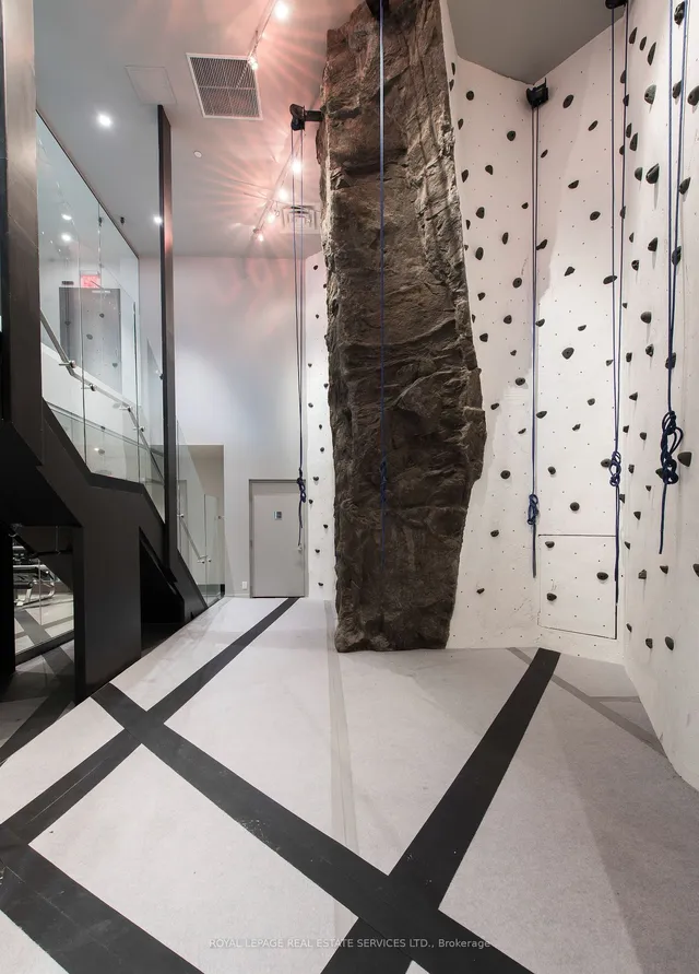 Additional image 36 of 1830 Bloor St Unit 1105