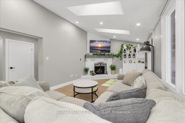 Additional image 13 of 27 Elmira Dr