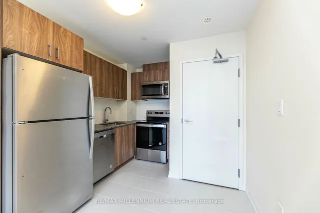 Additional image 10 of 165 Tapscott Rd Unit 11