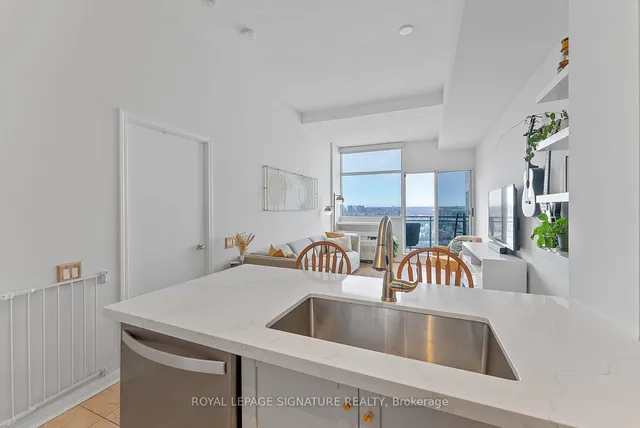 Additional image 9 of 1600 Keele St Unit 1121