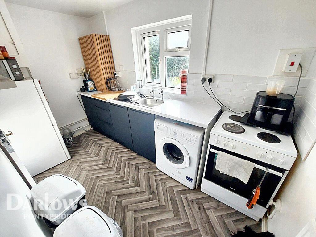 Additional image 5 of Grovers Close, Pontypridd