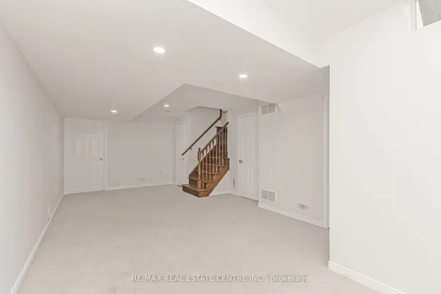 Additional image 20 of 359 Bussel Cres