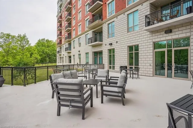 Additional image 37 of 2750 King St Unit 404