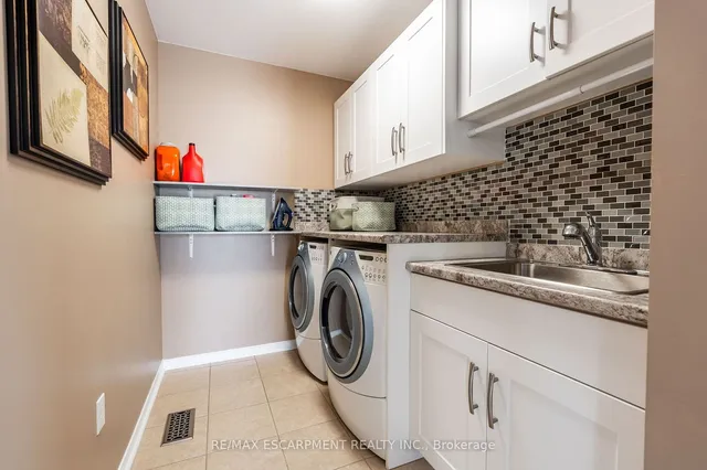 Additional image 31 of 3 Gowland Dr