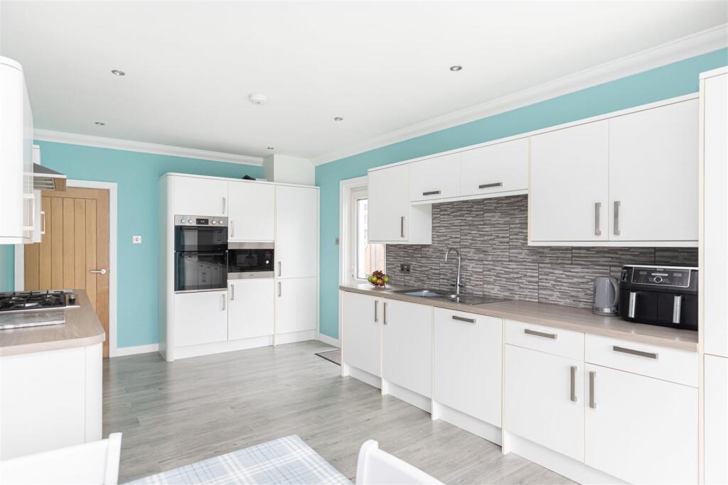 Additional image 8 of Bespoke Extended Chalet Bungalow on Cheddington Road