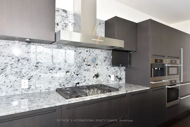 Additional image 9 of 180 University Ave Unit 5303