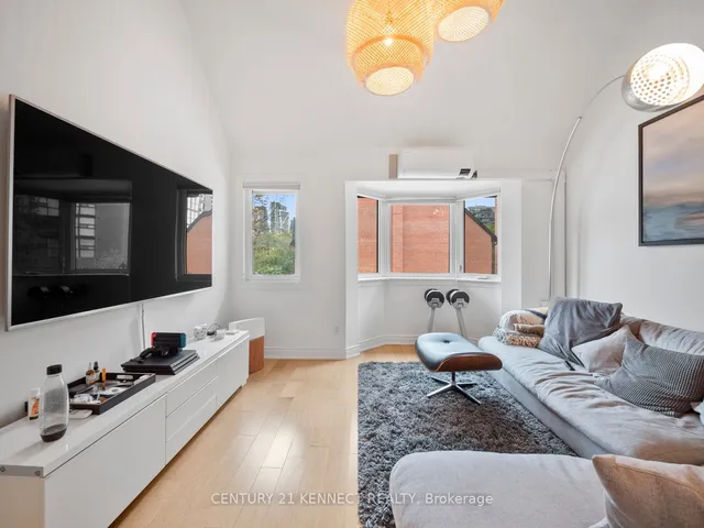 Additional image 27 of 570 Wellington St Unit 13A