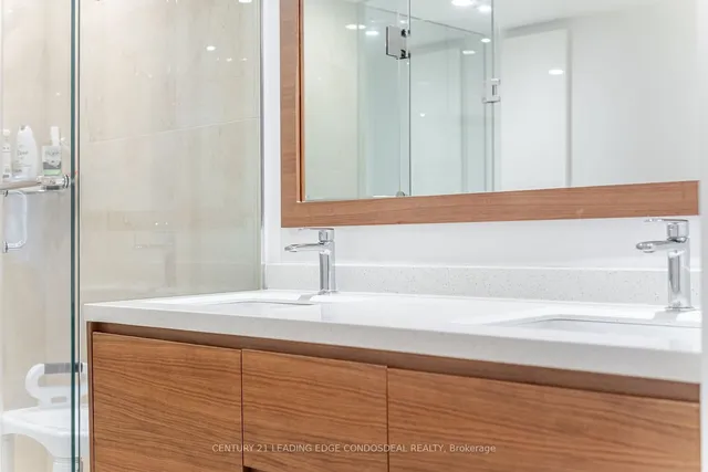 Additional image 31 of 33 University Ave Unit 2106