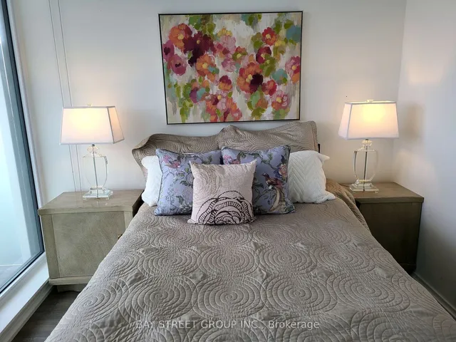 Additional image 7 of 197 Yonge St Unit 5709