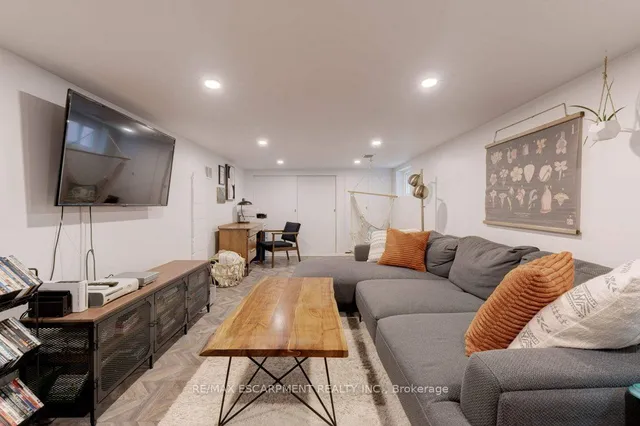 Additional image 31 of 64 Graham Ave