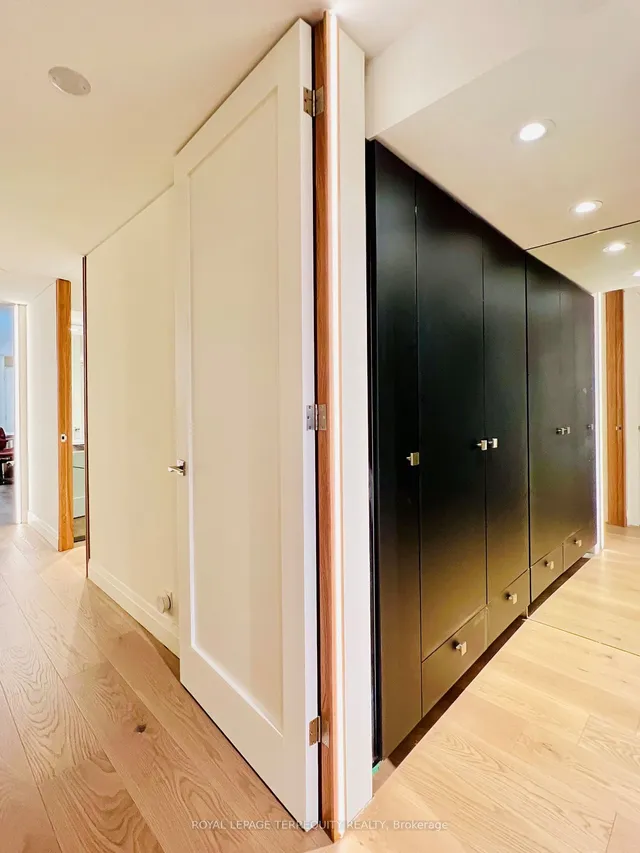 Additional image 2 of 1 Concorde Pl Unit 703