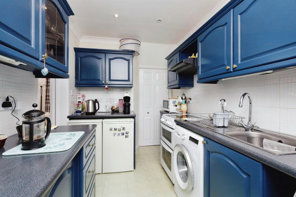 Additional image 2 of Farne Close, HAILSHAM