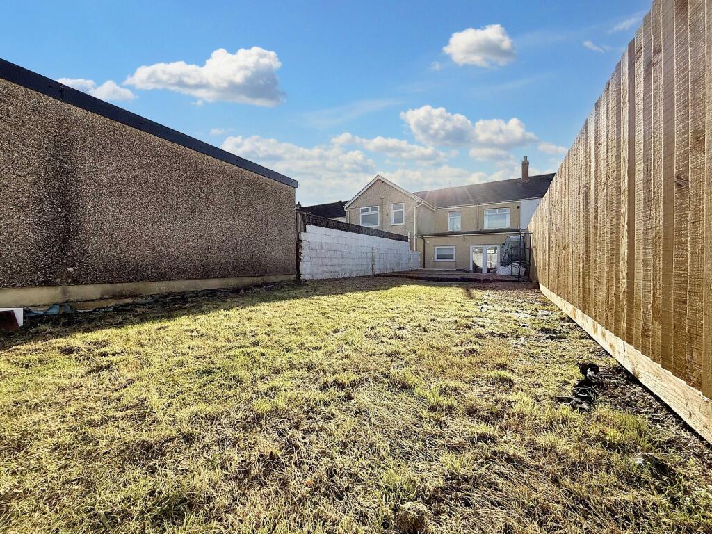 Additional image 25 of Oxford Street, Gelligaer, CF82