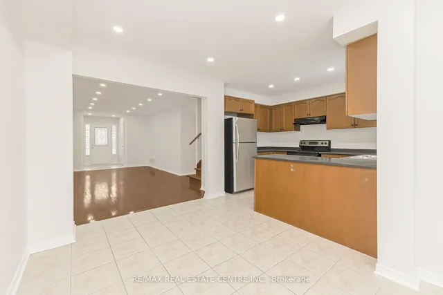 Additional image 11 of 359 Bussel Cres