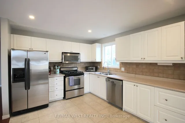 Additional image 12 of 10 Frances Ave