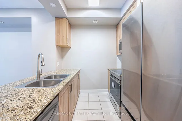 Additional image 12 of 330 Village Green Sq Unit TH06