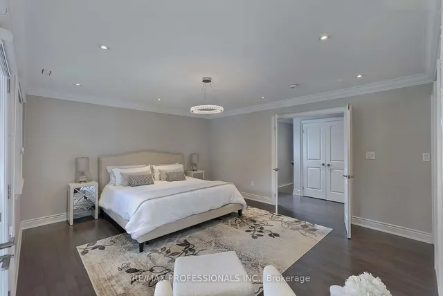 Additional image 17 of 14 Aymarn Crt