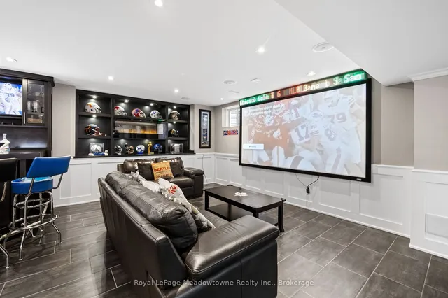 Additional image 32 of 748 Sales Crt