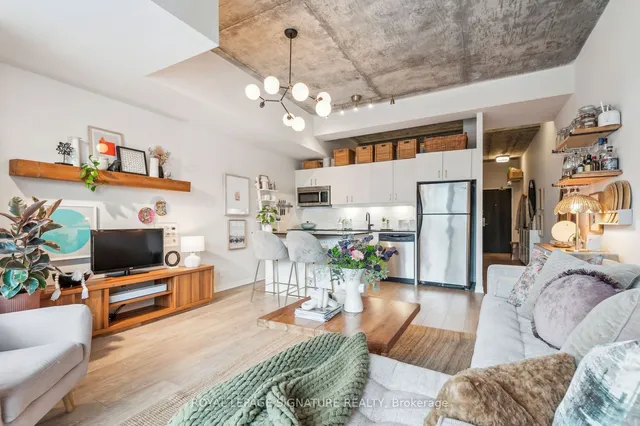 Additional image 27 of 201 Carlaw Ave Unit 702