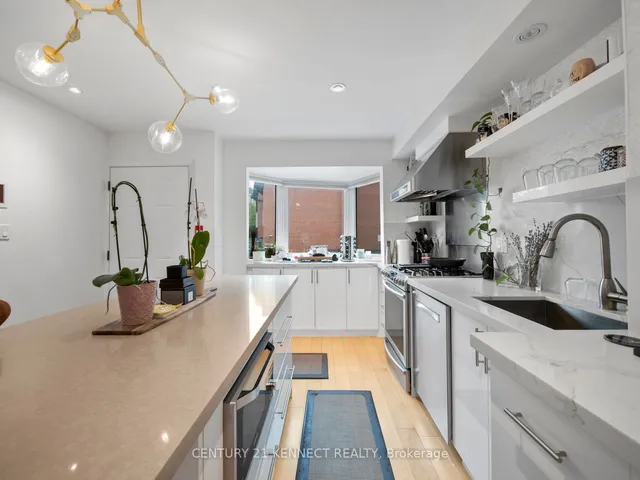 Additional image 10 of 570 Wellington St Unit 13A