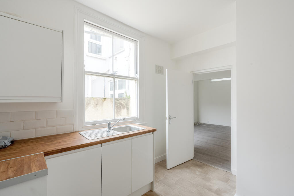 Additional image 11 of Garden Flat, Toronto Road, Bristol