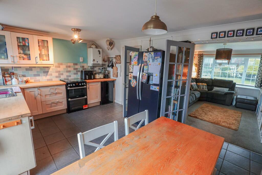 Additional image 14 of 2 Eurgan Close, Llantwit Major, Vale Of Glamorgan, CF61 1QY