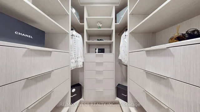 Additional image 26 of 900 Yonge St Unit 1403