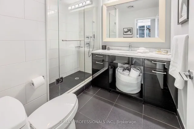 Additional image 23 of 88 Park Lawn Rd Unit 911