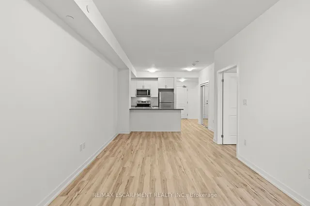 Additional image 11 of 460 Dundas St Unit 422