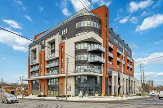 Additional image 3 of 2433 Dufferin St