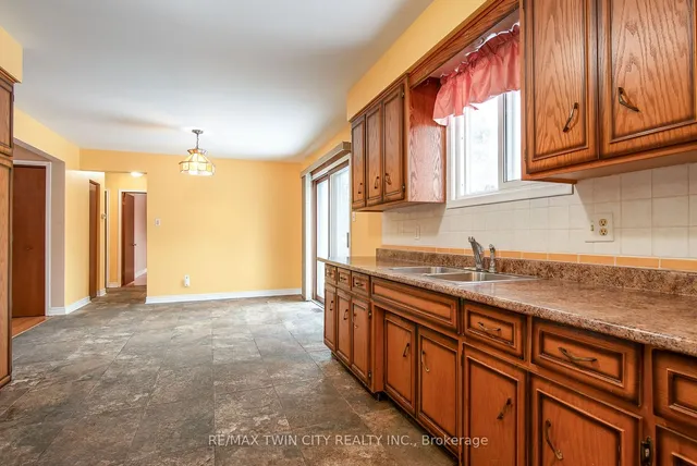 Additional image 16 of 21 Bridge St