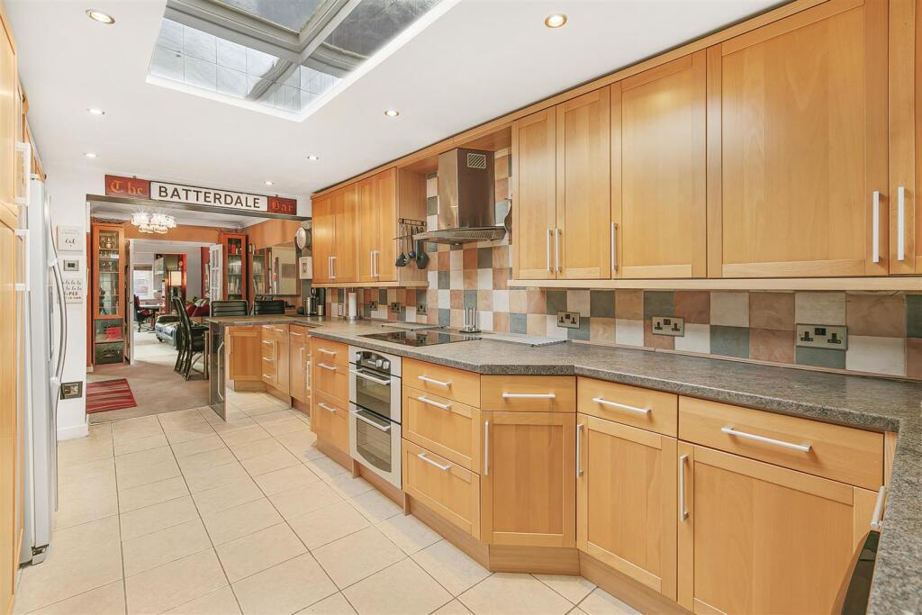 Additional image 3 of Far End, Hatfield
