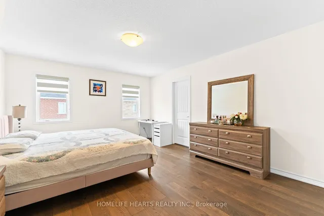 Additional image 23 of 915 Penson Cres