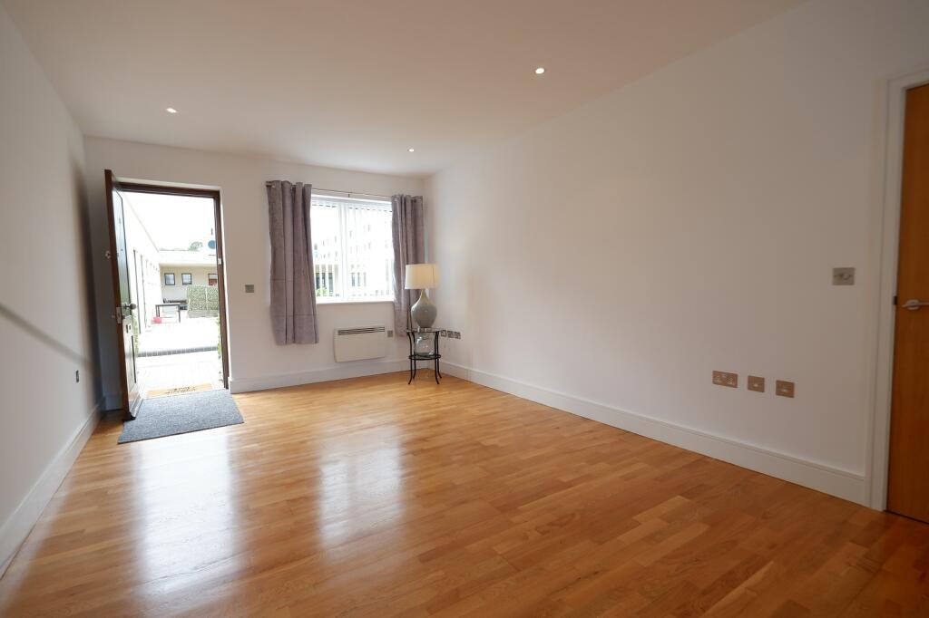 Additional image 5 of 12 Courtlands, Hayes Road, Sully, The Vale Of Glamorgan. CF64 5QG