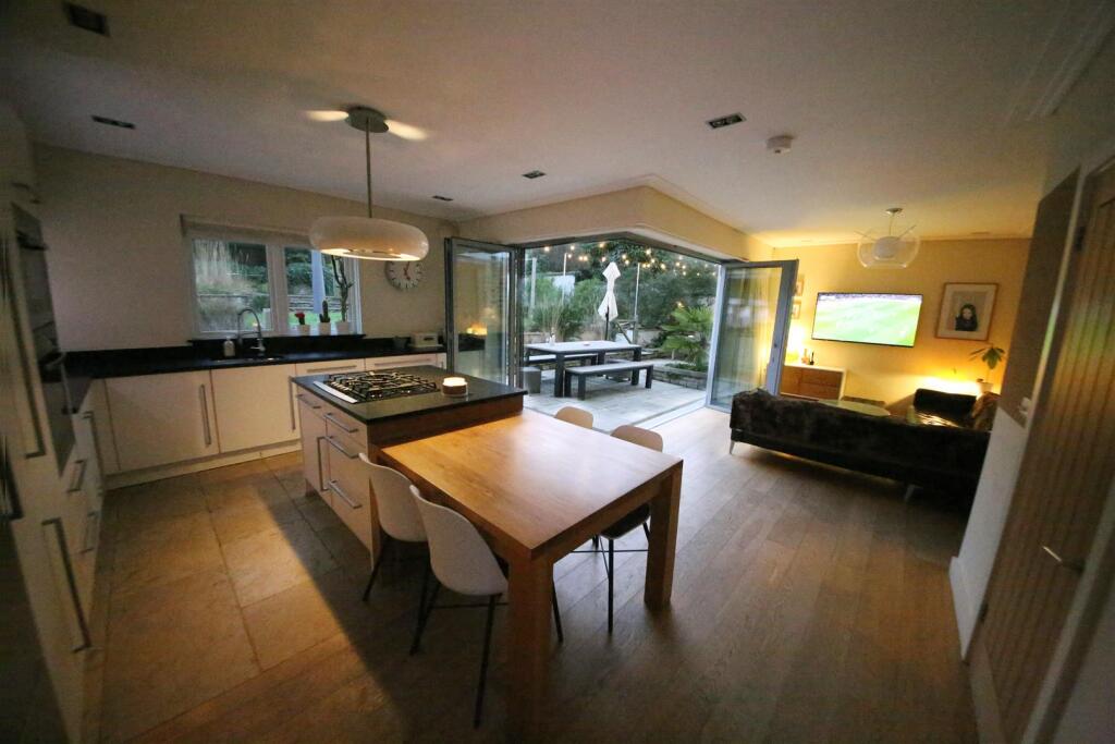 Additional image 11 of Beach Road West, Lake Grounds, Portishead. Viewings To Commence 8th February
