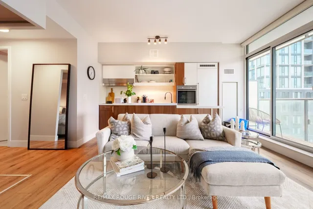 Additional image 20 of 39 Sherbourne St Unit 906