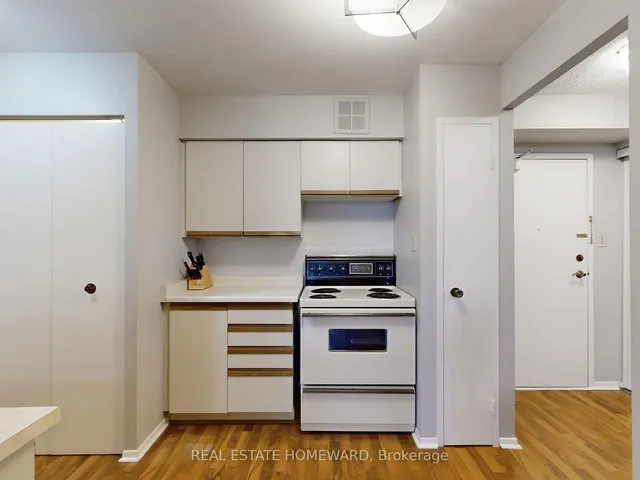 Additional image 6 of 633 Bay St Unit 901