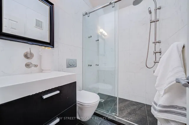 Additional image 30 of 17 Frankdale Ave