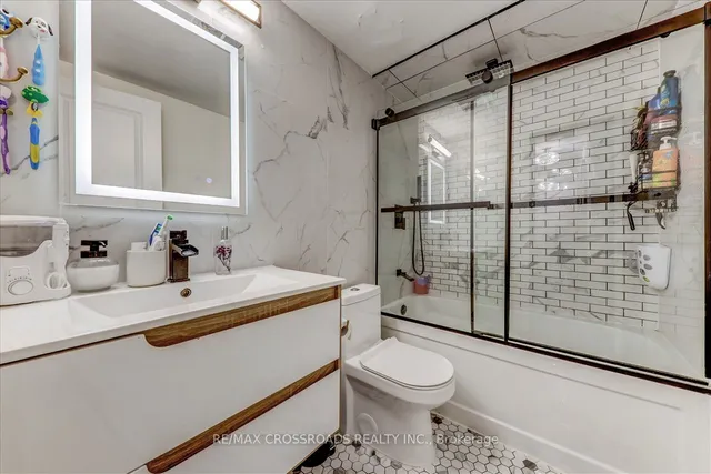 Additional image 19 of 5 Massey Sq Unit 910