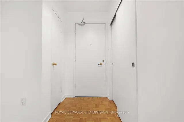 Additional image 10 of 581 Avenue Rd Unit 404