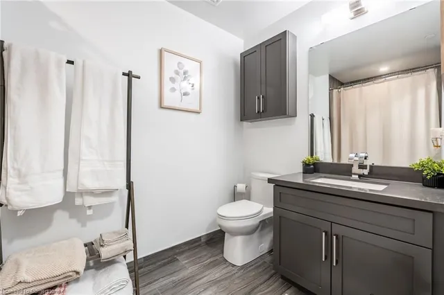 Additional image 14 of 2007 James St Unit 1305